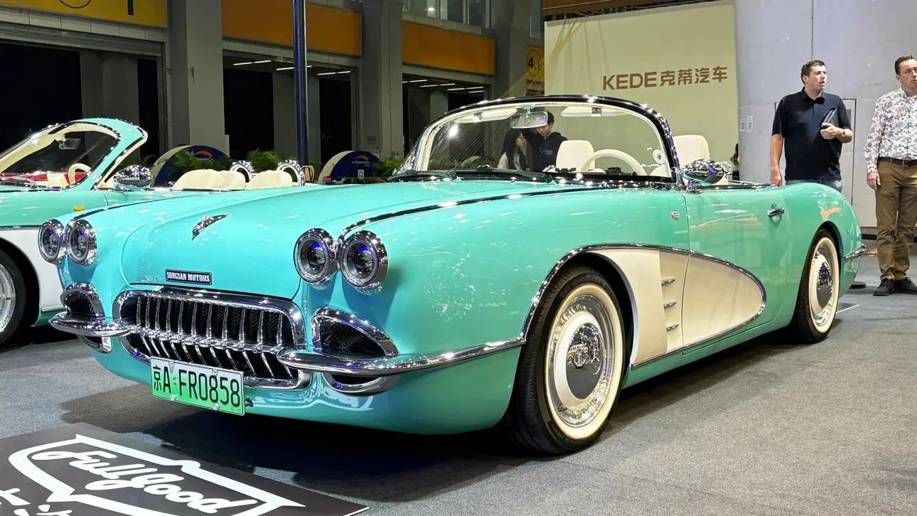 Amerikāņu klasikas kabriolets noma Rīgā