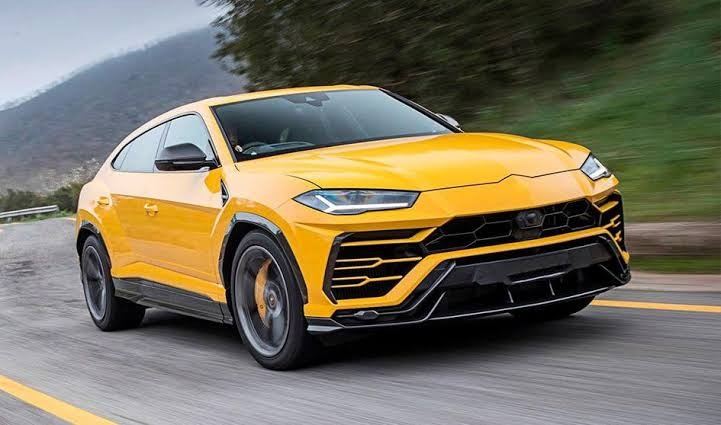 Lamborghini Urus noma Rīgā